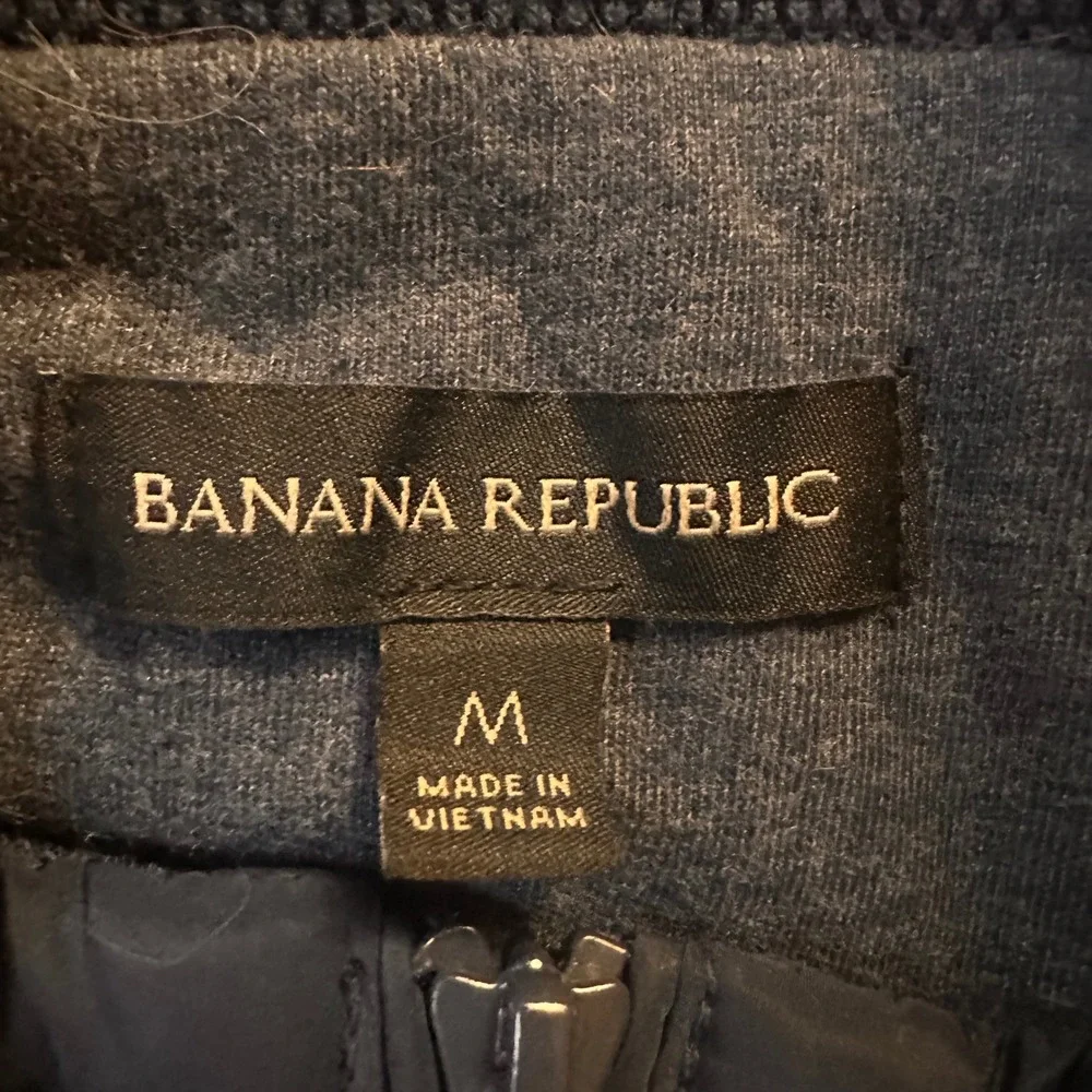 Banana Republic Puffer Vest Mens Medium Quilted Full Zip Navy Blue Modern Casual